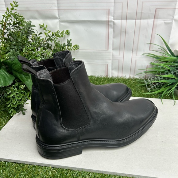 TO BOOT NEW YORK Largo Chelsea Boot black 
Men size 7.5 New 
$495.00 - Picture 15 of 16